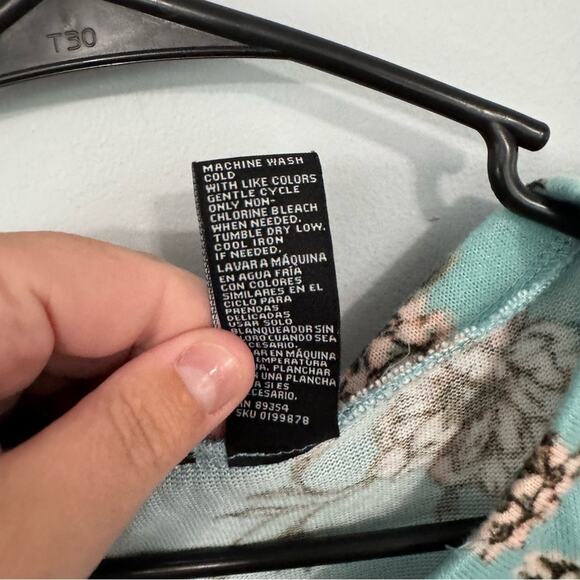 Kristin Nicole Floral Cold Shoulder Top Women’s Size Large Spandex Blend - Picture 6 of 6